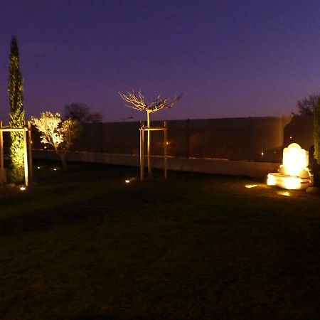 Les Trois Oliviers Bed & Breakfast Forcalquier Bagian luar foto