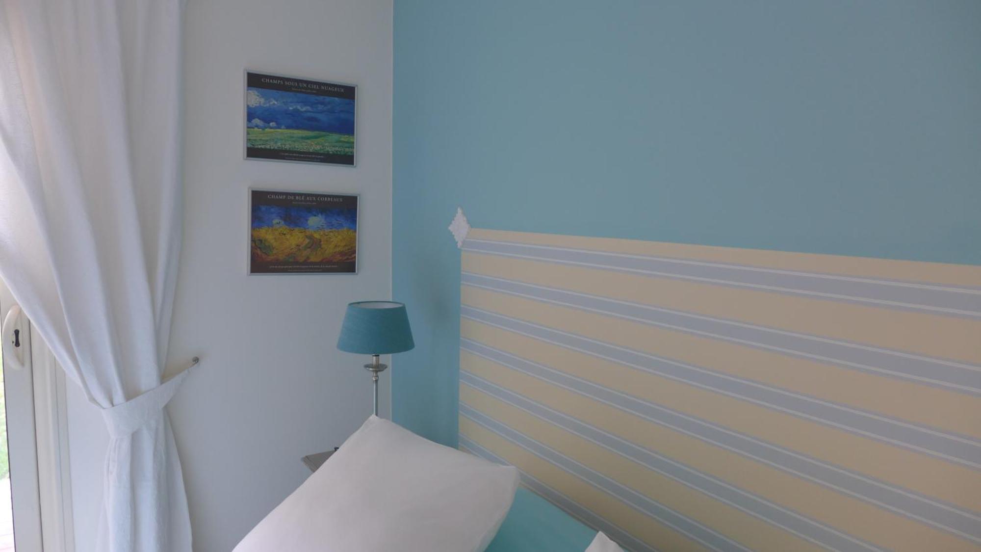 Les Trois Oliviers Bed & Breakfast Forcalquier Bagian luar foto