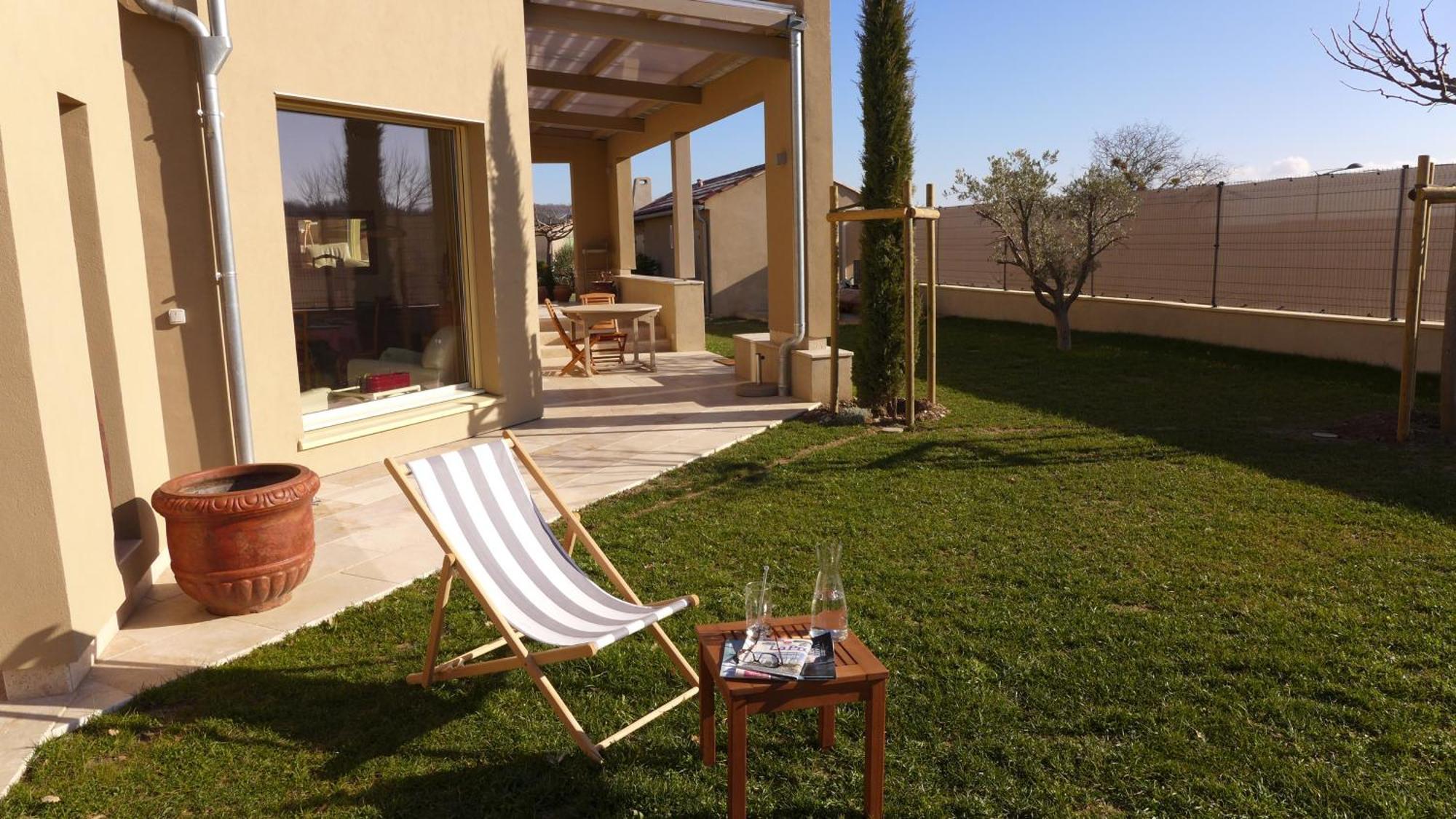 Les Trois Oliviers Bed & Breakfast Forcalquier Bagian luar foto