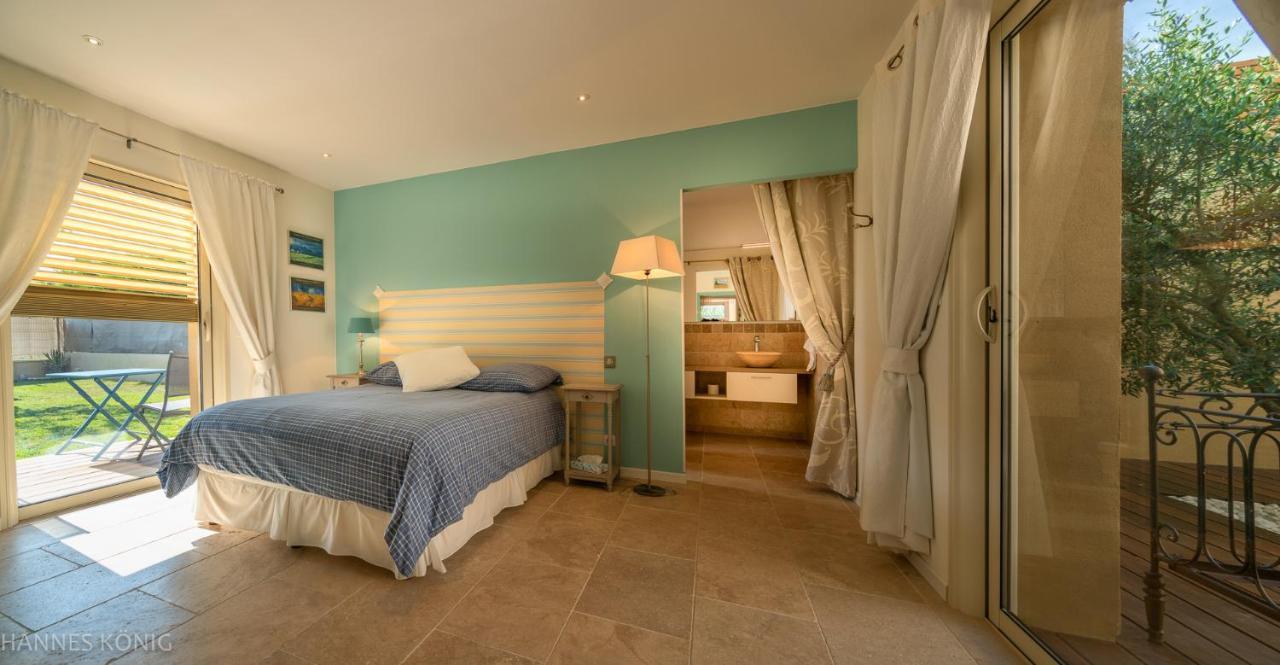 Les Trois Oliviers Bed & Breakfast Forcalquier Bagian luar foto