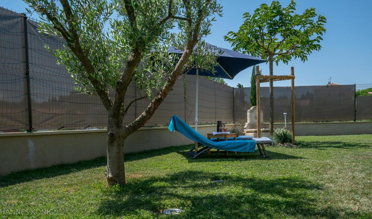 Les Trois Oliviers Bed & Breakfast Forcalquier Bagian luar foto